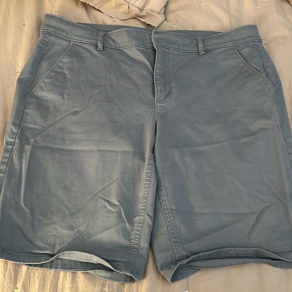 Women’s loft light blue grey ish shorts
